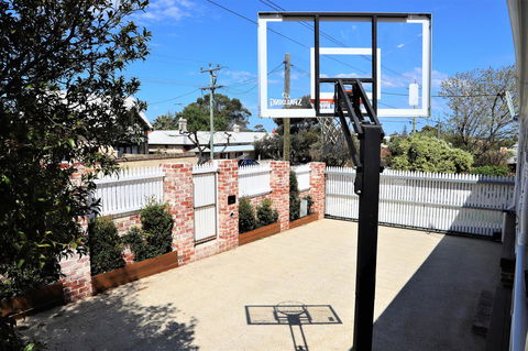 Fremantle Heritage Home For You To Enjoy! - Accommodation Main Beach 8