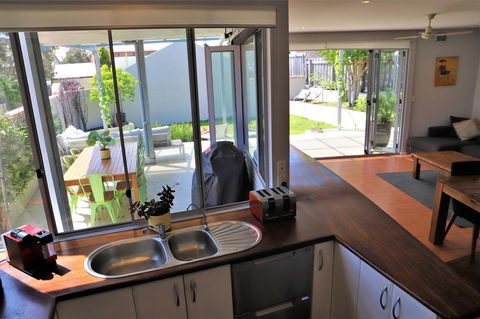 Fremantle Heritage Home For You To Enjoy! - Accommodation Main Beach 7