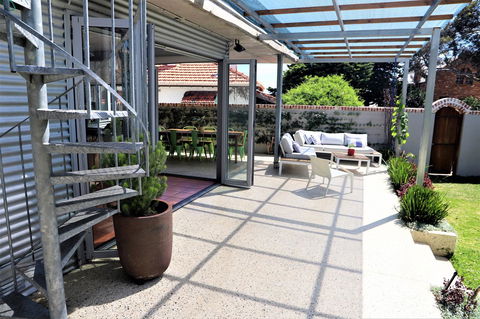 Fremantle Heritage Home For You To Enjoy! - Accommodation Main Beach 10