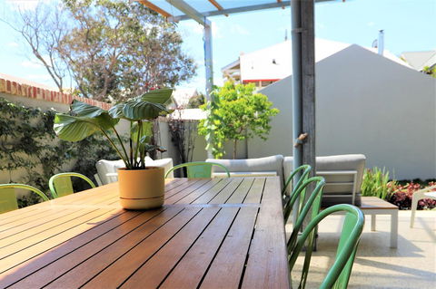 Fremantle Heritage Home For You To Enjoy! - Accommodation Main Beach 5