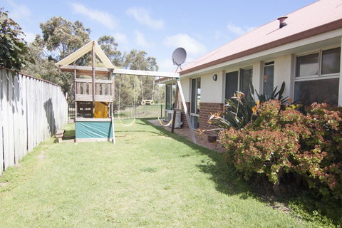 Stableford Cottage Holiday Home Dunsborough - Accommodation Main Beach 5