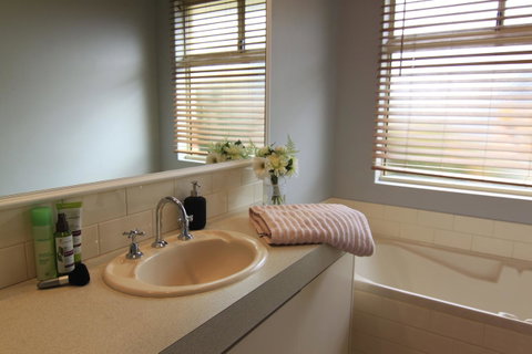 Stableford Cottage Holiday Home Dunsborough - Accommodation Main Beach 34