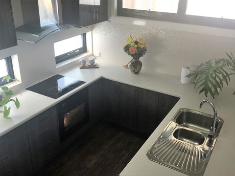 Como Retreat - Two Bedroom Villa - Accommodation Main Beach 4