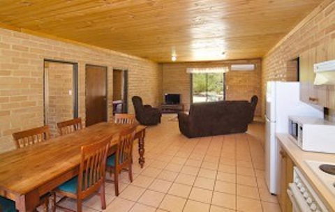 Turner Brook Chalet - Accommodation Main Beach 7