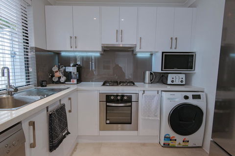 Mindarie Retreat - Accommodation Main Beach 2