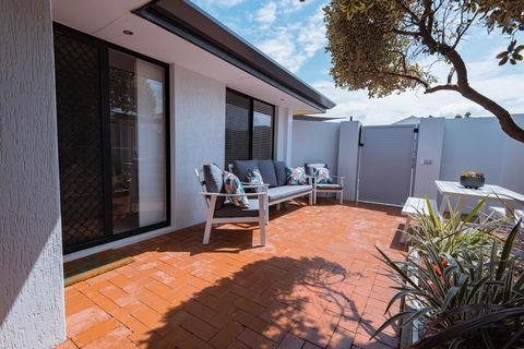 Mindarie Retreat - Accommodation Main Beach 10