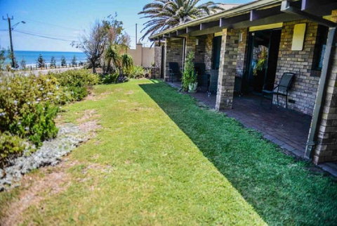 Geraldton Holliday Villas - Accommodation Main Beach 1