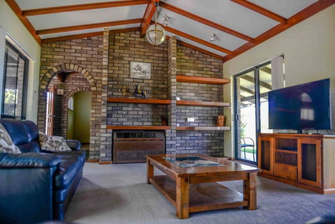 Geraldton Holliday Villas - Accommodation Main Beach 2