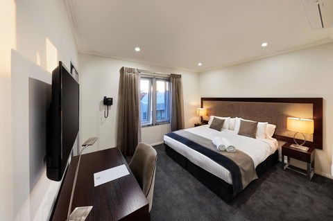 Attika Hotel - Accommodation Main Beach 17