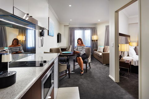 Attika Hotel - Accommodation Main Beach 16