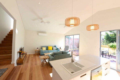Sunny Blinco Street House - Accommodation Main Beach 4