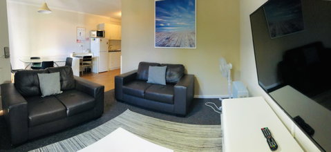 West Beach Lagoon 107 - Great Value - Accommodation Main Beach 5
