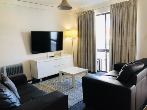 West Beach Lagoon 107 - Great Value - Accommodation Main Beach 6