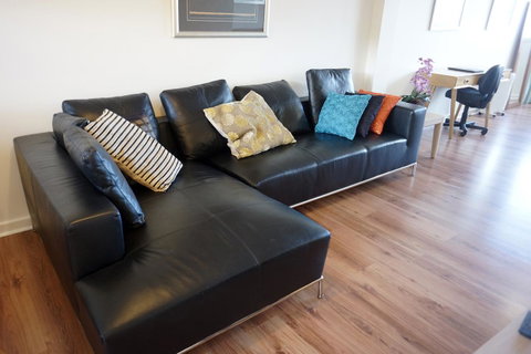 Studio 208 With Ocean Views - Accommodation Main Beach 10