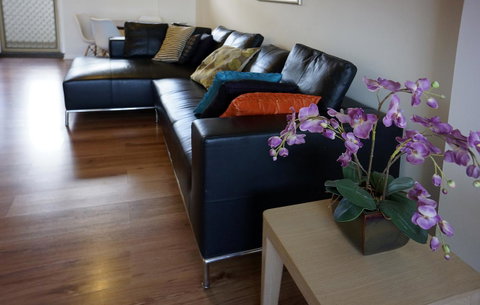 Studio 208 With Ocean Views - Accommodation Main Beach 6
