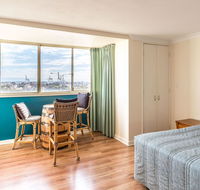 Studio 208 with ocean views - Accommodation Main Beach