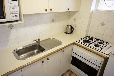 Studio 208 With Ocean Views - Accommodation Main Beach 16