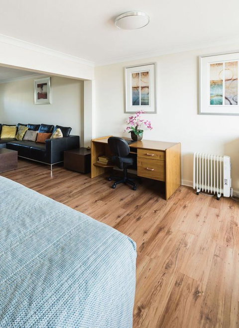 Studio 208 With Ocean Views - Accommodation Main Beach 12