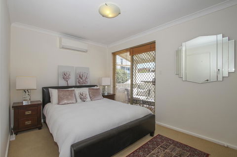 Leederville Townhouse - Accommodation Main Beach 3