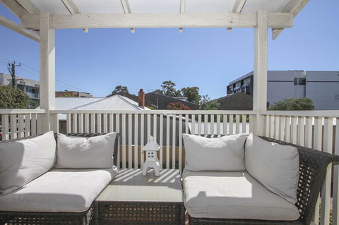 Leederville Townhouse - Accommodation Main Beach 8