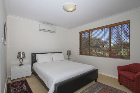 Leederville Townhouse - Accommodation Main Beach 4