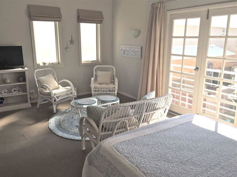 Fremantle Local Beach Studio - Accommodation Main Beach 3