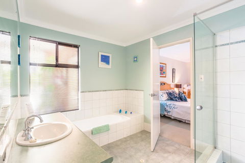 Seatrees Accommodation - Accommodation Main Beach 8