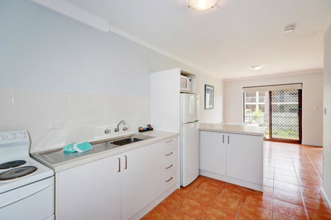 West Beach Lagoon 204 â€“ Ground Floor - Accommodation Main Beach 6