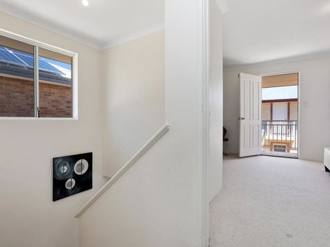 Cooper Street - Accommodation Main Beach 16