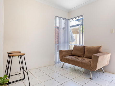 Cooper Street - Accommodation Main Beach 30
