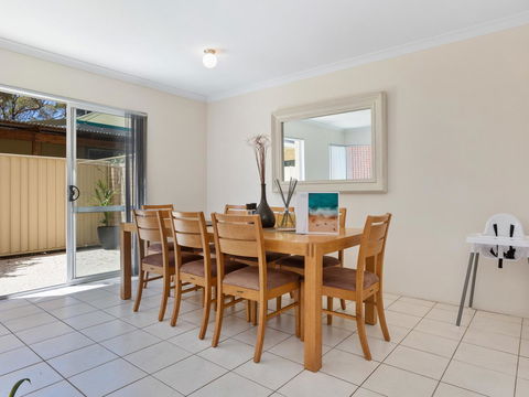 Cooper Street - Accommodation Main Beach 35