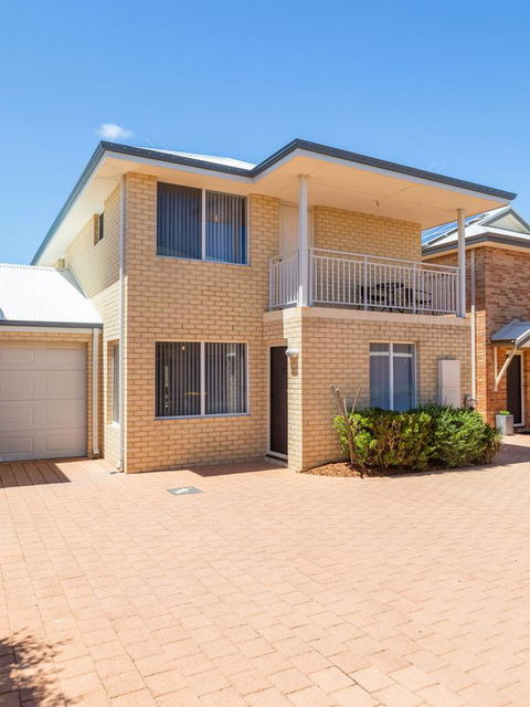Cooper Street - Accommodation Main Beach 22