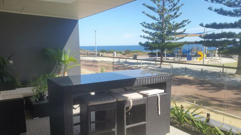 Mandurah Beach Front Apartment - Accommodation Main Beach 0
