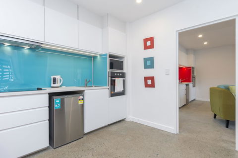 Sunset Place Apartments - Accommodation Main Beach 5