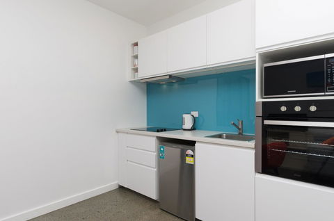 Sunset Place Apartments - Accommodation Main Beach 17