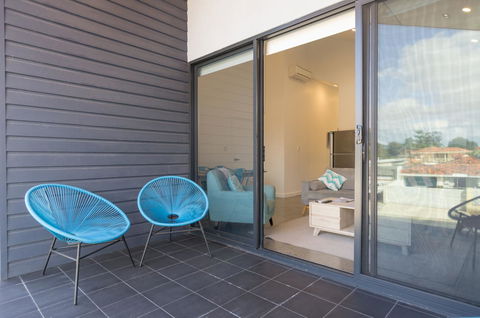 Sunset Place Apartments - Accommodation Main Beach 39