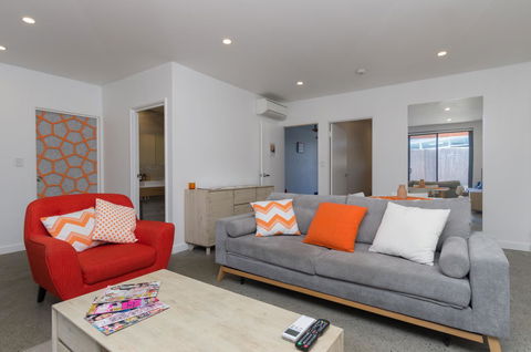 Sunset Place Apartments - Accommodation Main Beach 2