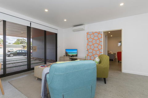 Sunset Place Apartments - Accommodation Main Beach 28