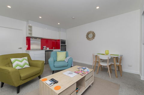 Sunset Place Apartments - Accommodation Main Beach 31
