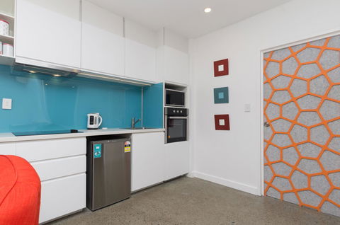 Sunset Place Apartments - Accommodation Main Beach 6