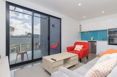 Sunset Place Apartments - Accommodation Main Beach 13