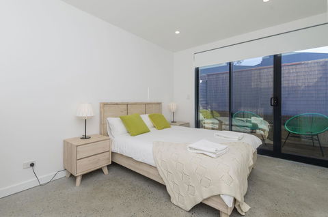 Sunset Place Apartments - Accommodation Main Beach 25