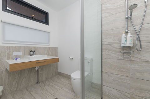 Sunset Place Apartments - Accommodation Main Beach 33