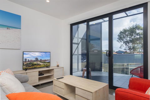 Sunset Place Apartments - Accommodation Main Beach 15