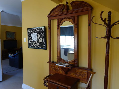 The Blacksmiths Cottage - Accommodation Main Beach 30