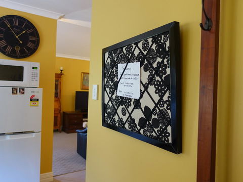 The Blacksmiths Cottage - Accommodation Main Beach 19