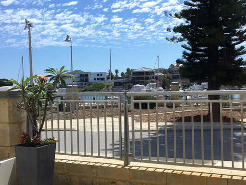 Studio Style Mindarie Marina - Accommodation Main Beach 1
