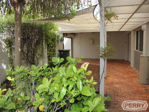 Waterside Canal Dreams - Accommodation Main Beach 1