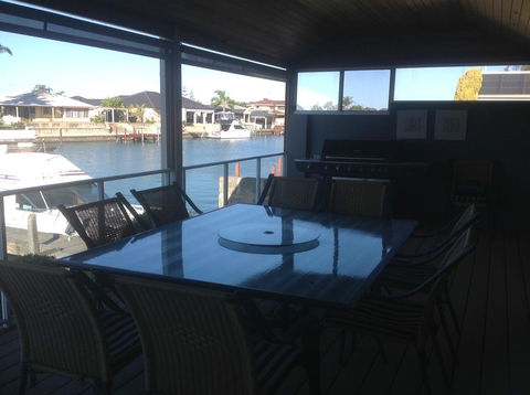 Waterside Canal Dreams - Accommodation Main Beach 34
