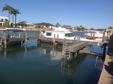 Waterside Canal Dreams - Accommodation Main Beach 37